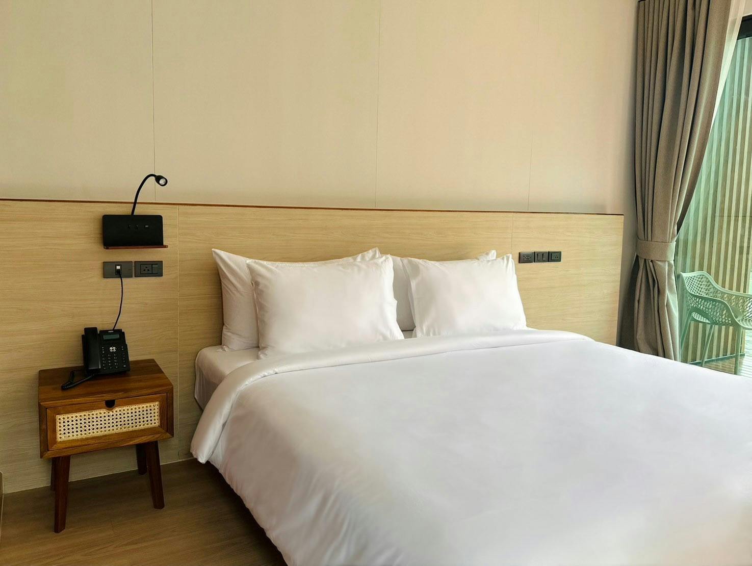 360 Issara Floating Resort