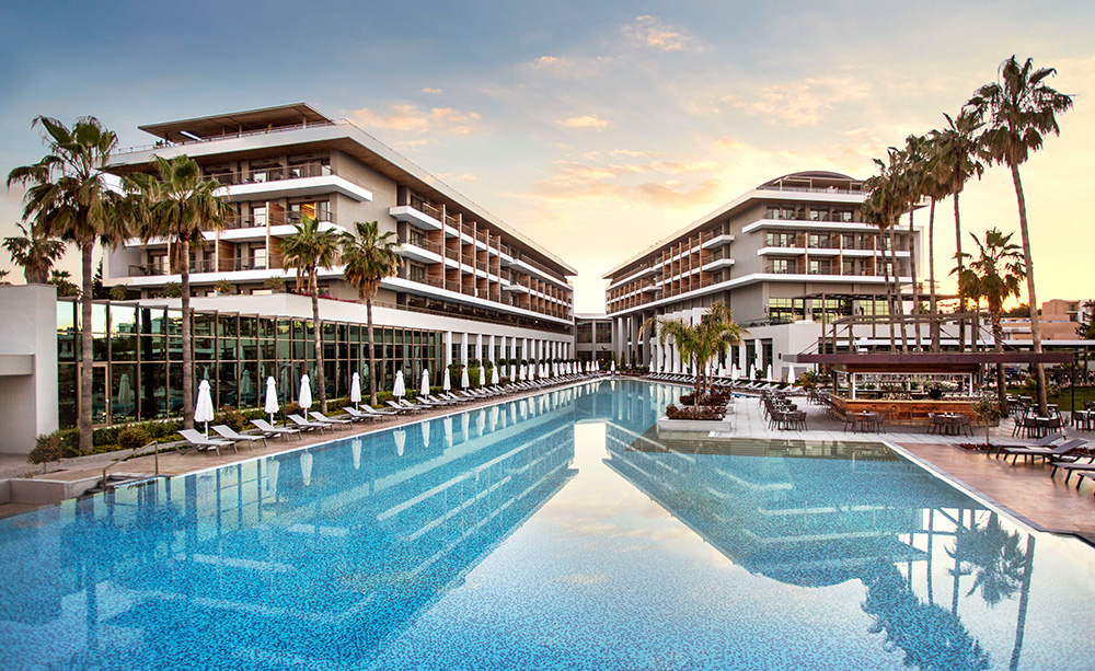 Acanthus Cennet Barut Collection