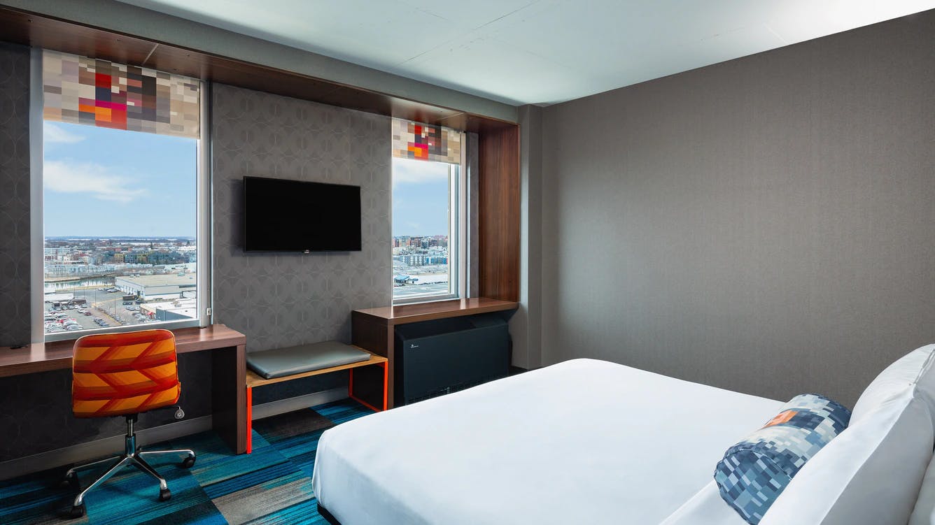 Aloft Boston Seaport