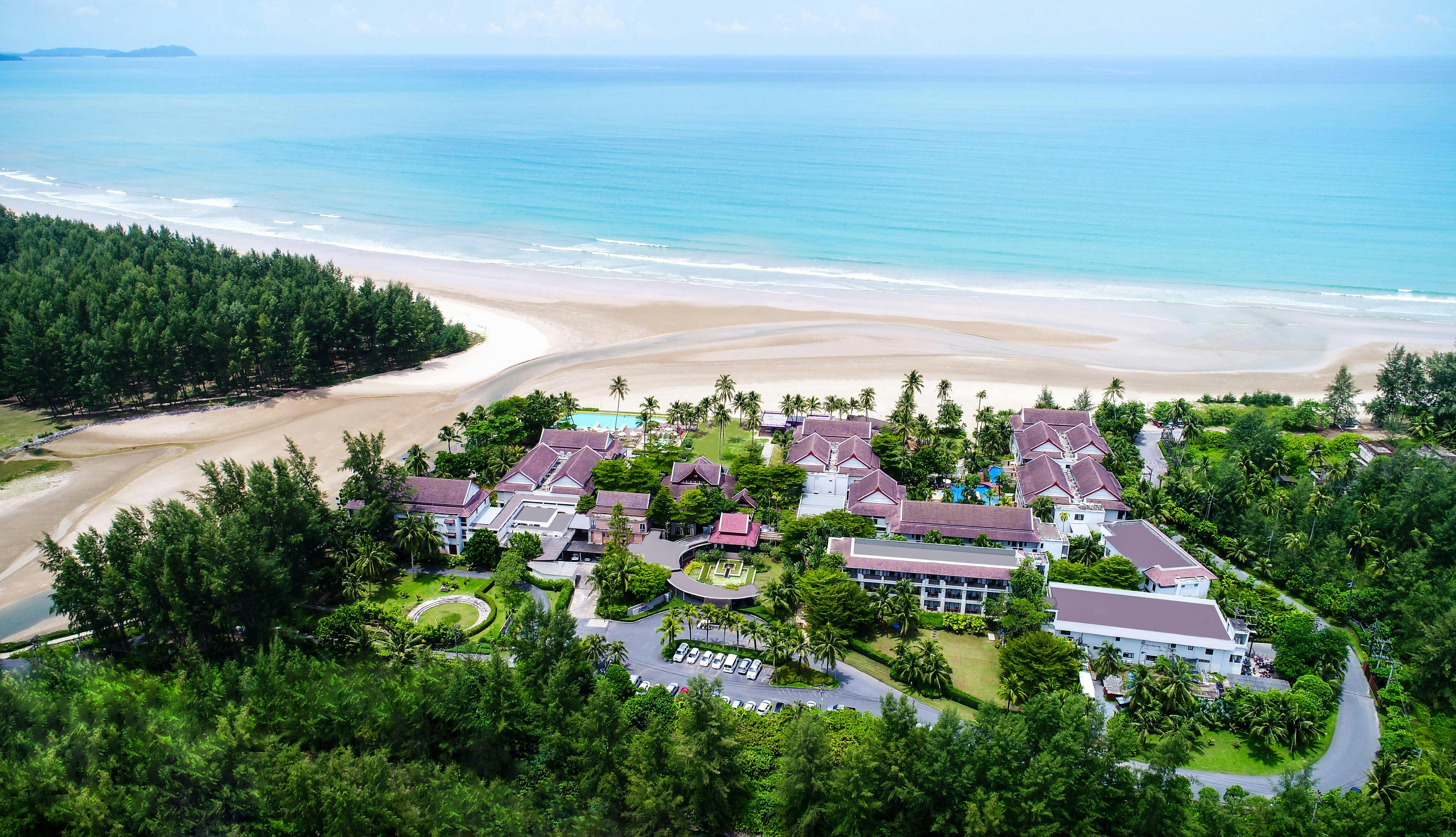 Apsara Beachfront Resort and Villa