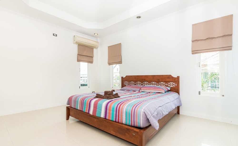 baan-kanittha-tewaree-4-bedrooms-pool-thailand-04.jpg