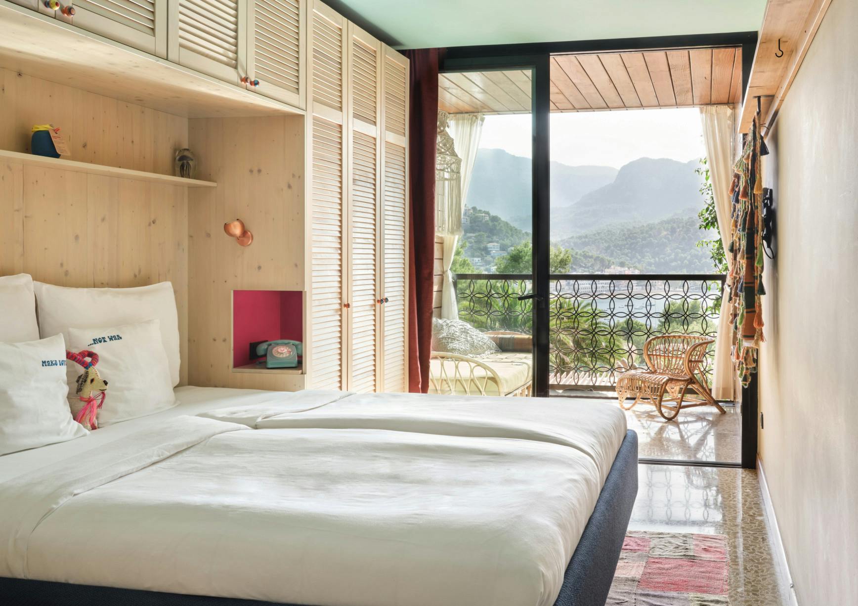 Bikini Island & Mountain Hotels