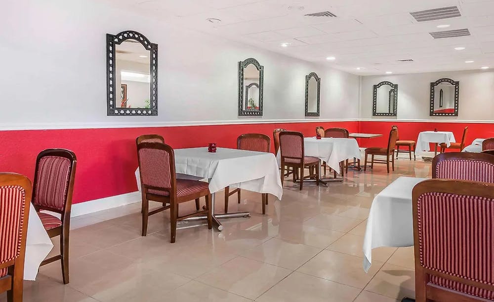 Clarion Hotel Orlando International Airport