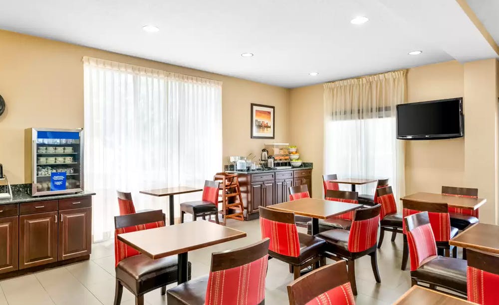 Comfort Suites Orlando Airport