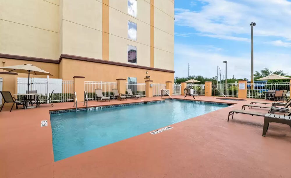 Comfort Suites Orlando Airport