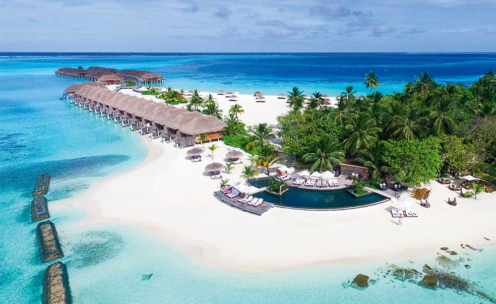 Constance Moofushi, Maldives