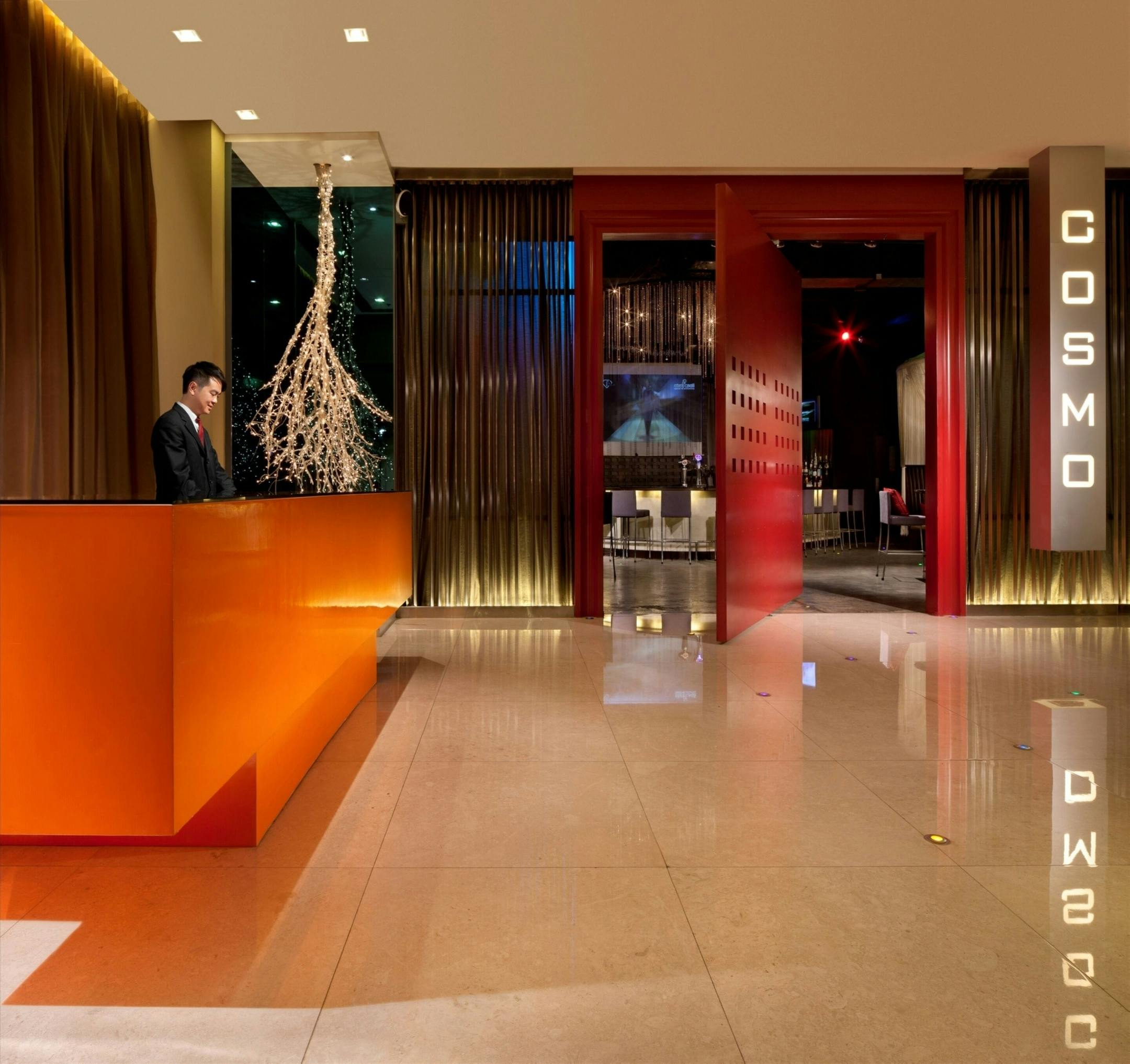 Cosmo Hotel Hong Kong 