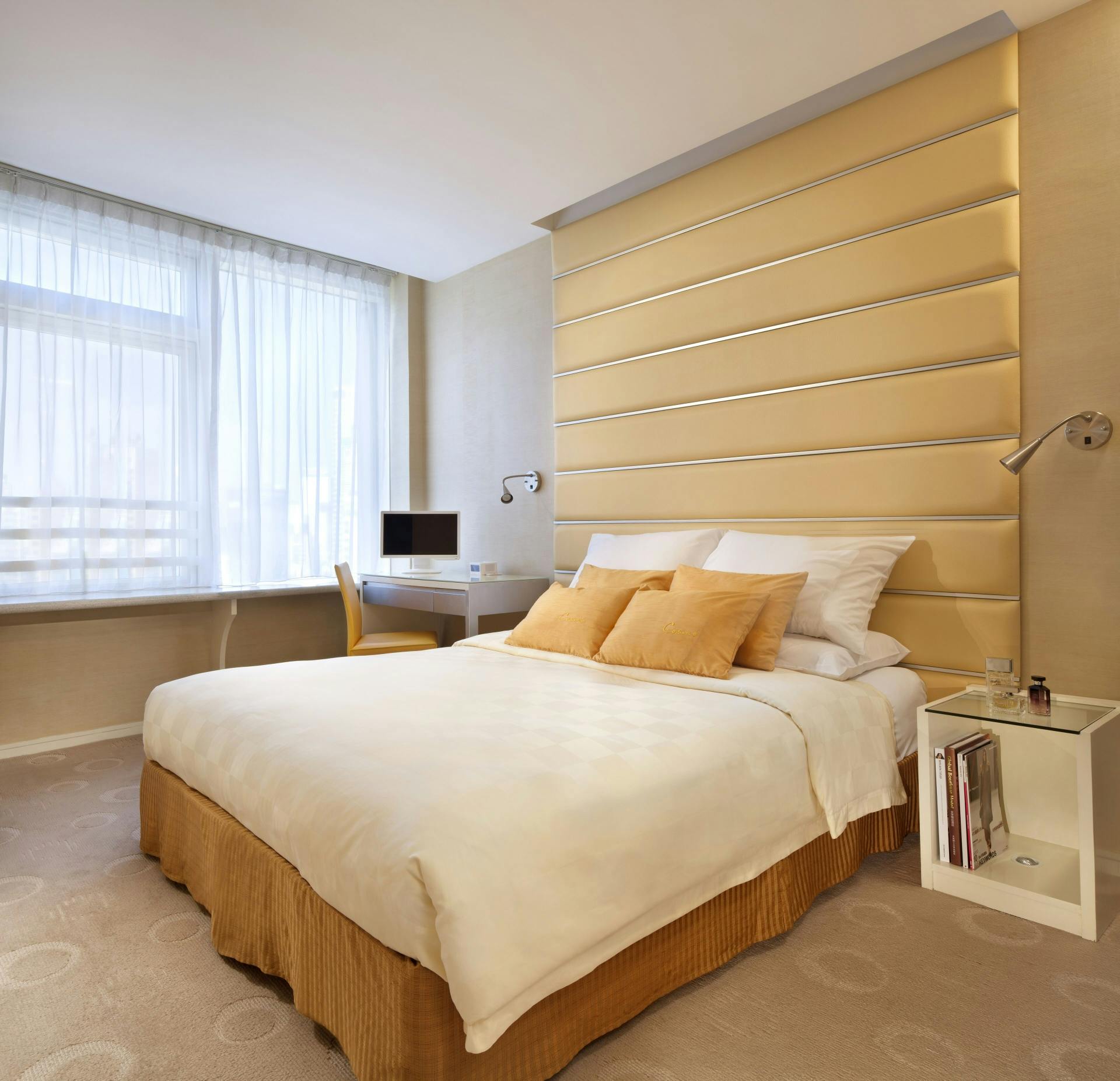 Cosmo Hotel Hong Kong 