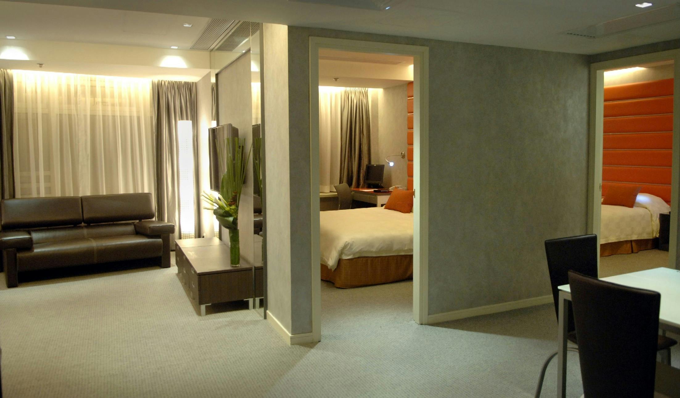 Cosmo Hotel Hong Kong 