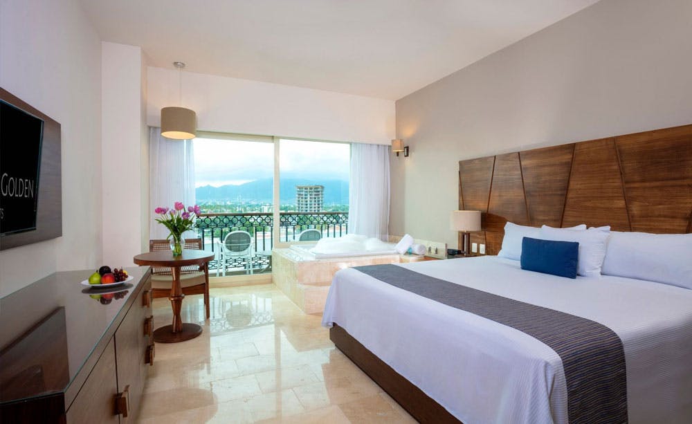 Crown Paradise Golden Puerto Vallarta