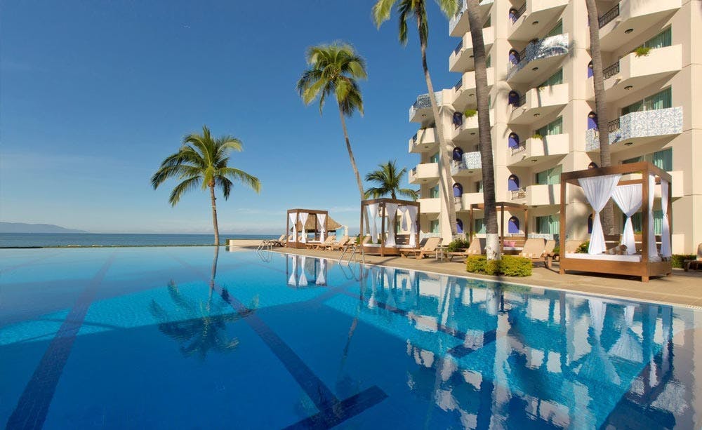 Crown Paradise Golden Puerto Vallarta