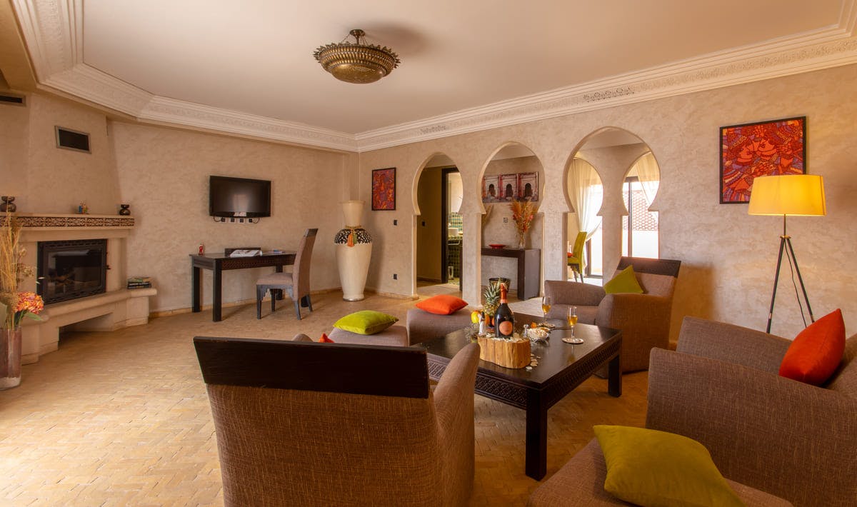 Dellarosa Hotel Suites & Spa