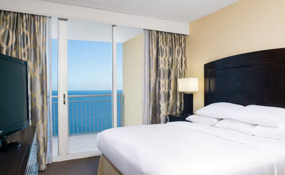 double-tree-resort-and-spa-by-hilton-hotel-ocean-point-north-miami-beach-02