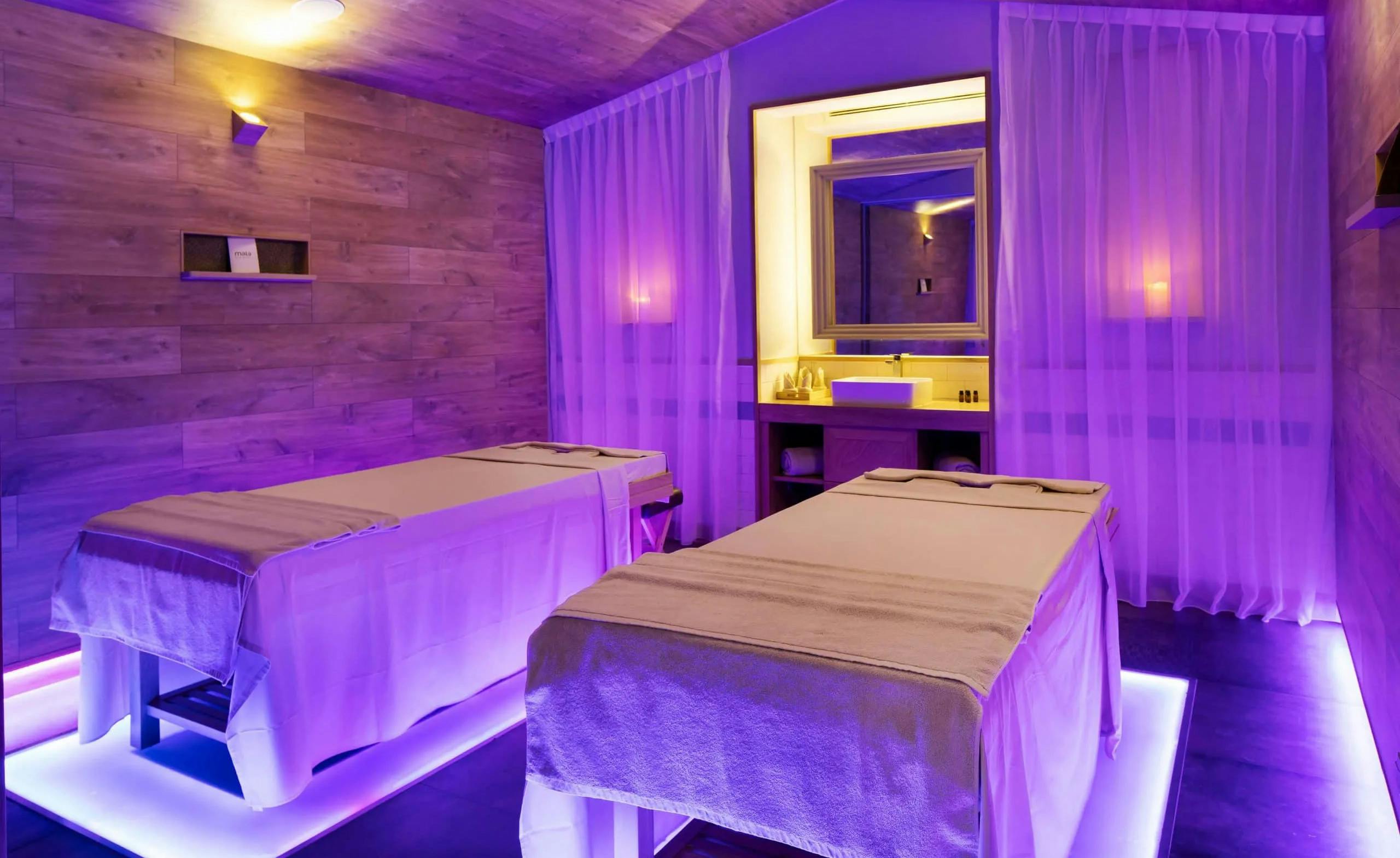 Fusion Suites Saigon Hotel