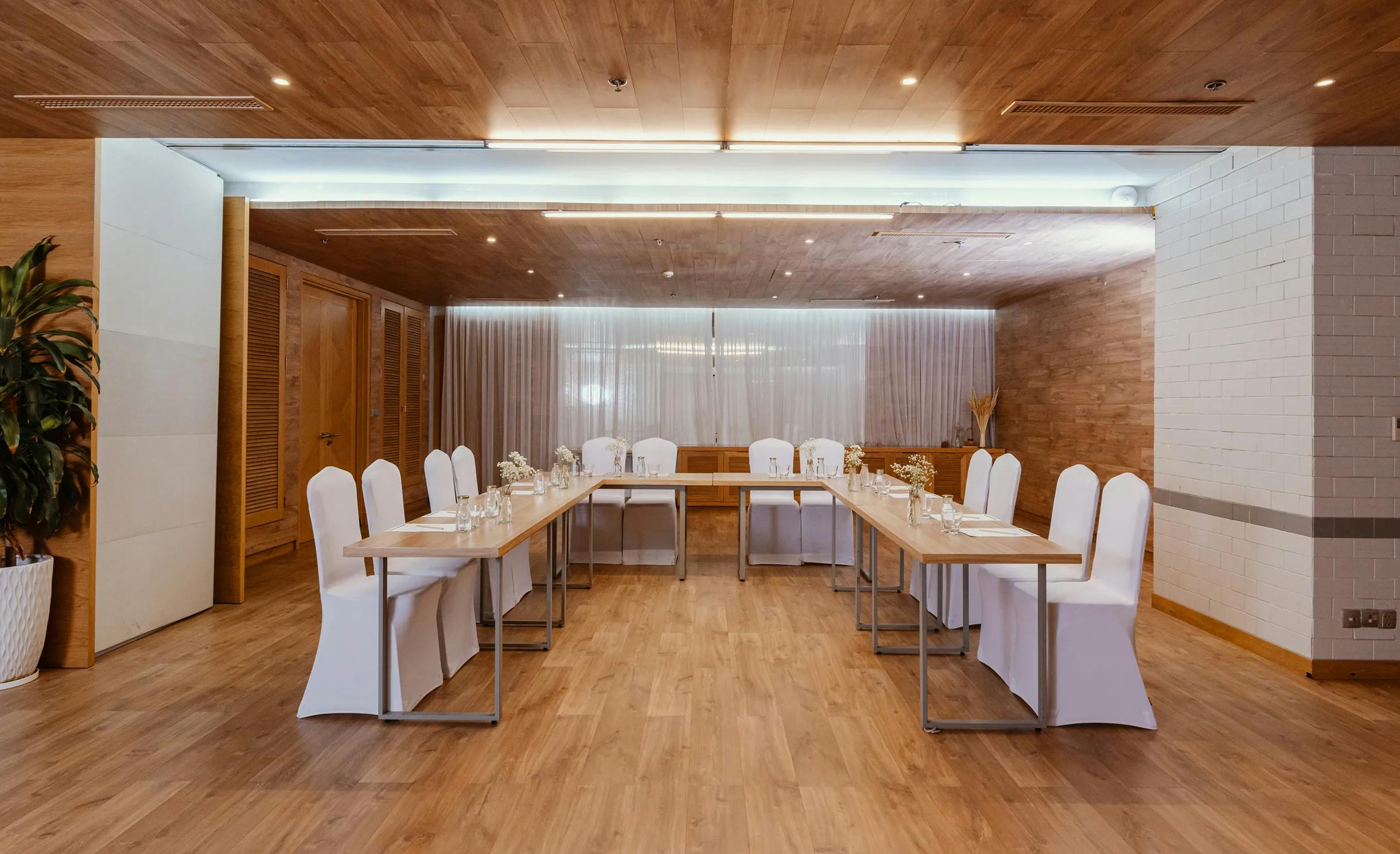 Fusion Suites Saigon Hotel