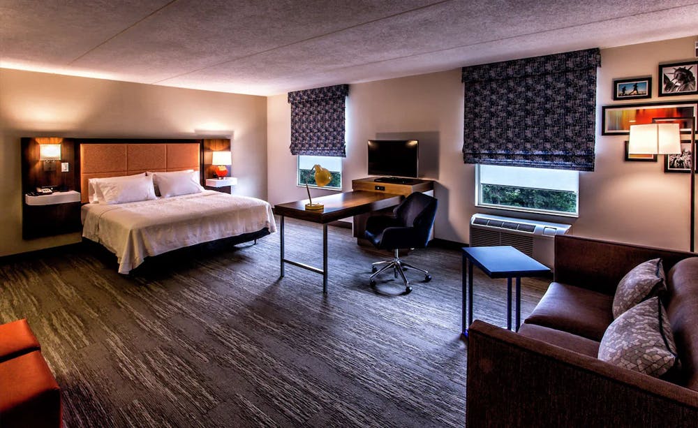 Hampton Inn & Suites Staten Island