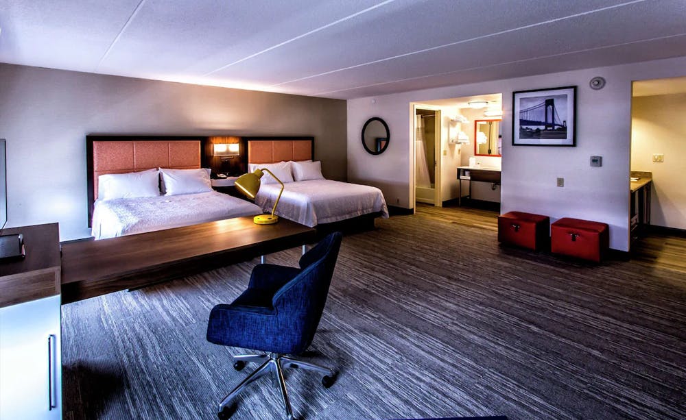 Hampton Inn & Suites Staten Island