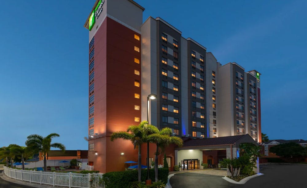 holiday-inn-express-and-suites-nearest-universal-orlando-09