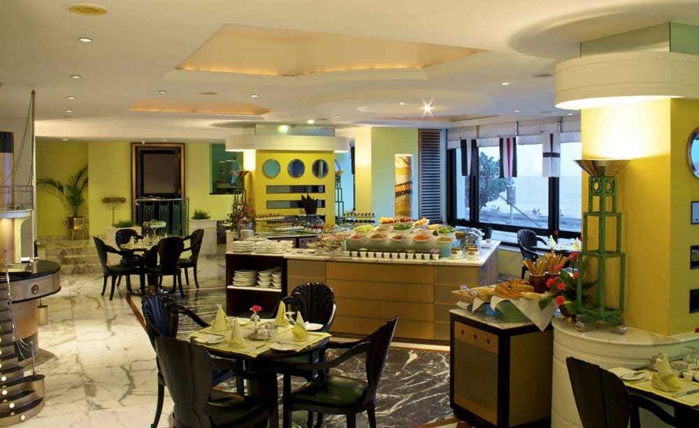 hotel-marine-plaza-mumbai-09.jpg