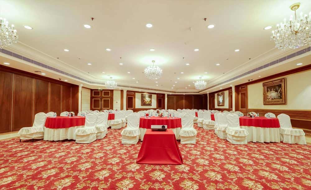 hotel-royal-plaza-delhi-03