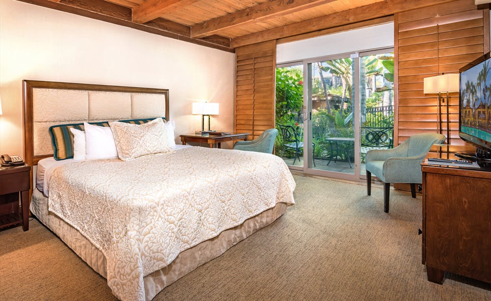 Humphreys Half Moon Inn & Suites