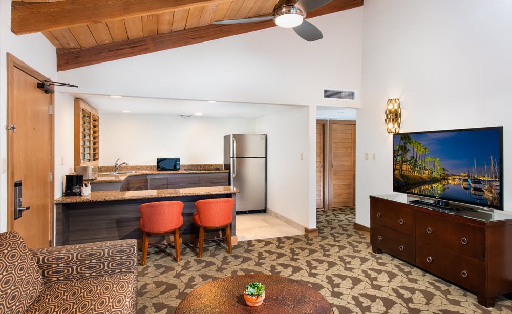 Humphreys Half Moon Inn & Suites