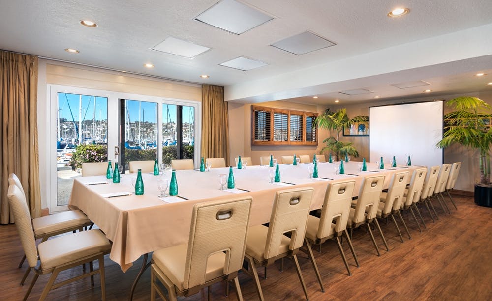 Humphreys Half Moon Inn & Suites