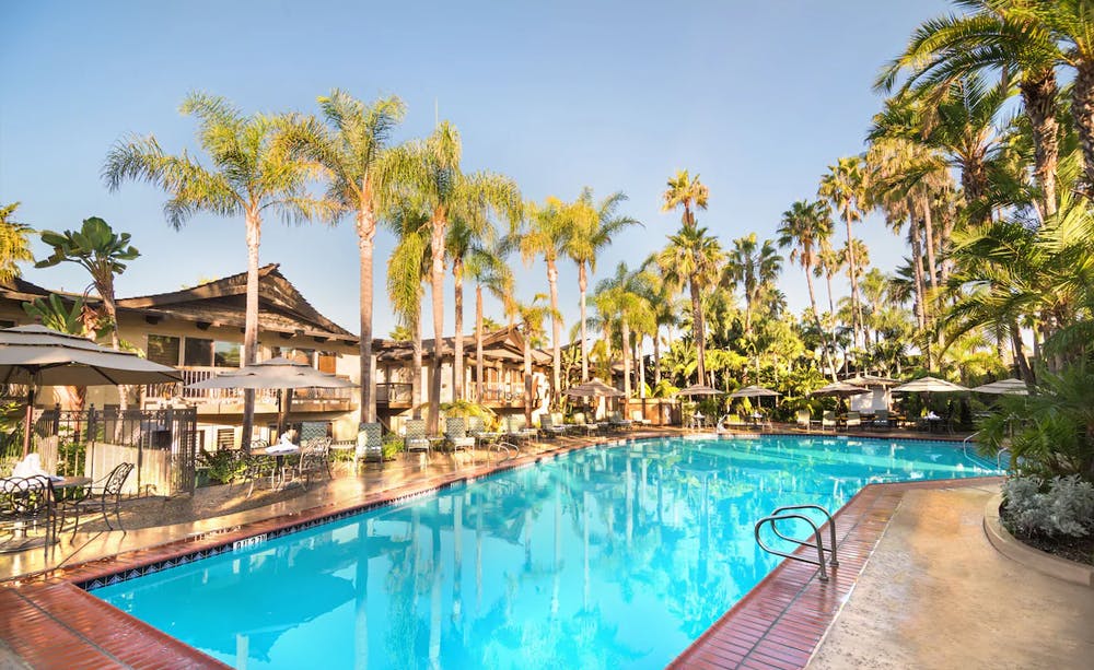 Humphreys Half Moon Inn & Suites