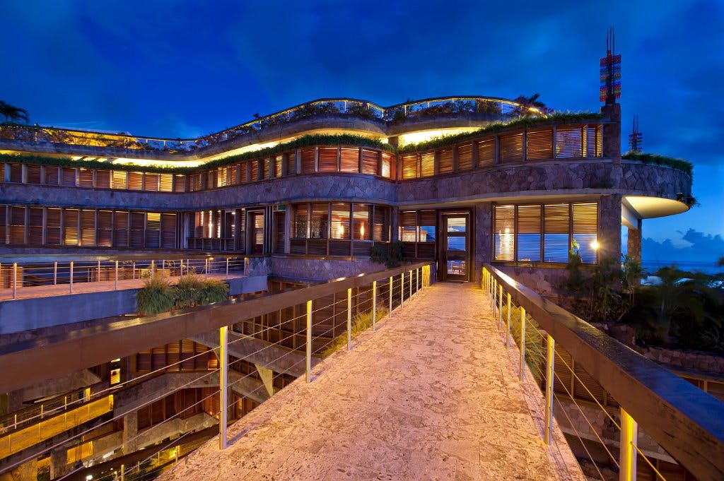 Jade Mountain Resort