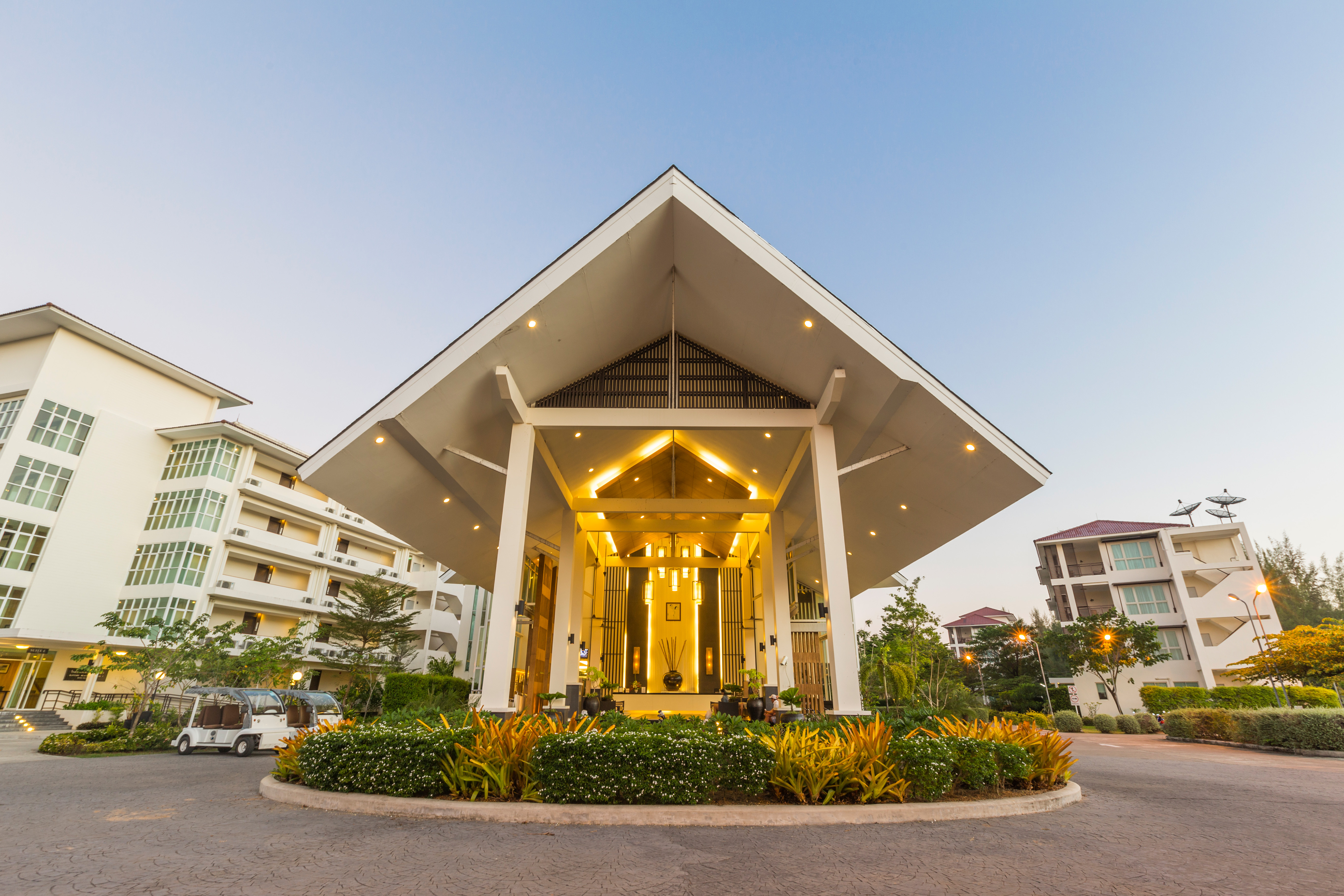 Kantary Beach Hotel Villas & Suites
