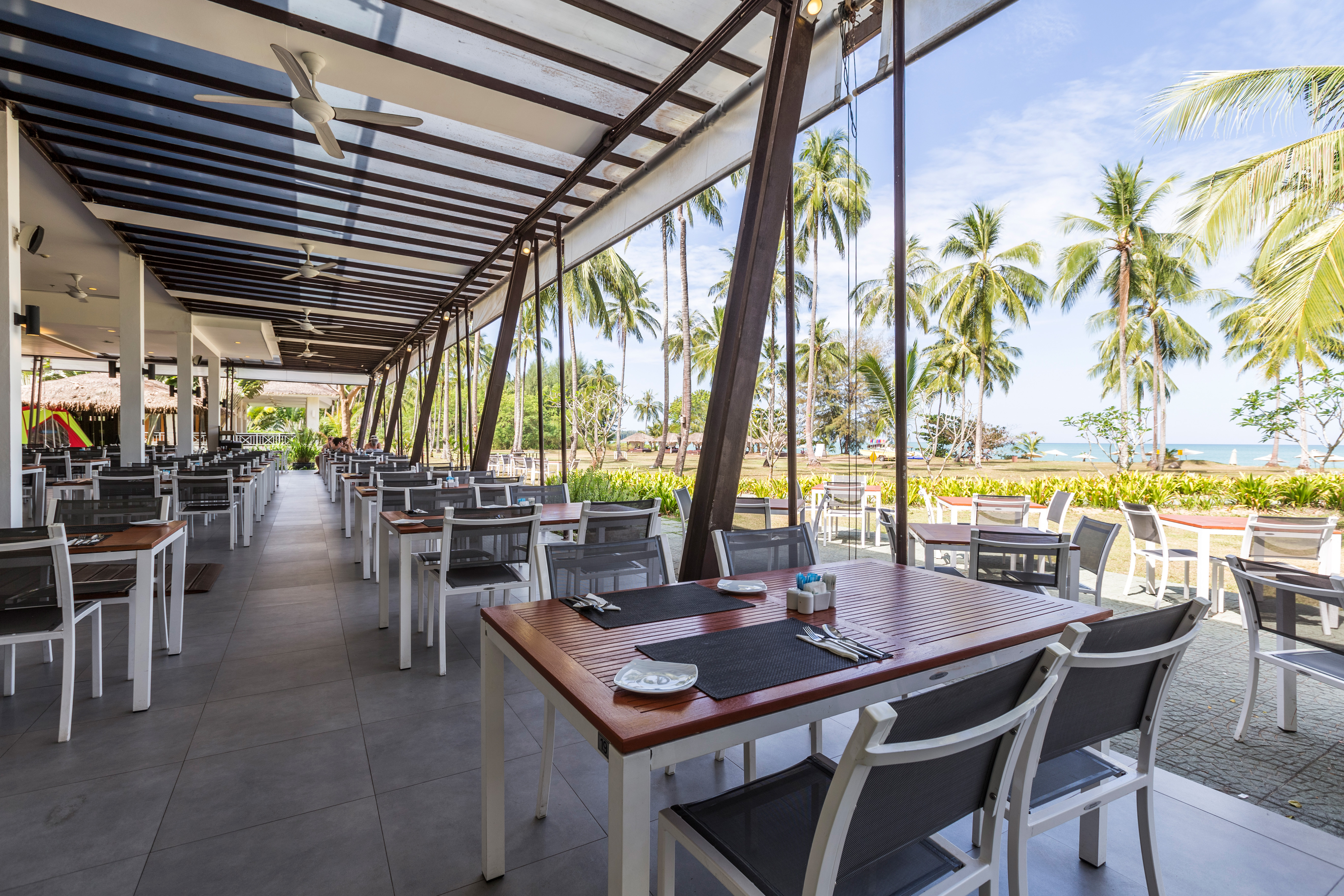 Kantary Beach Hotel Villas & Suites