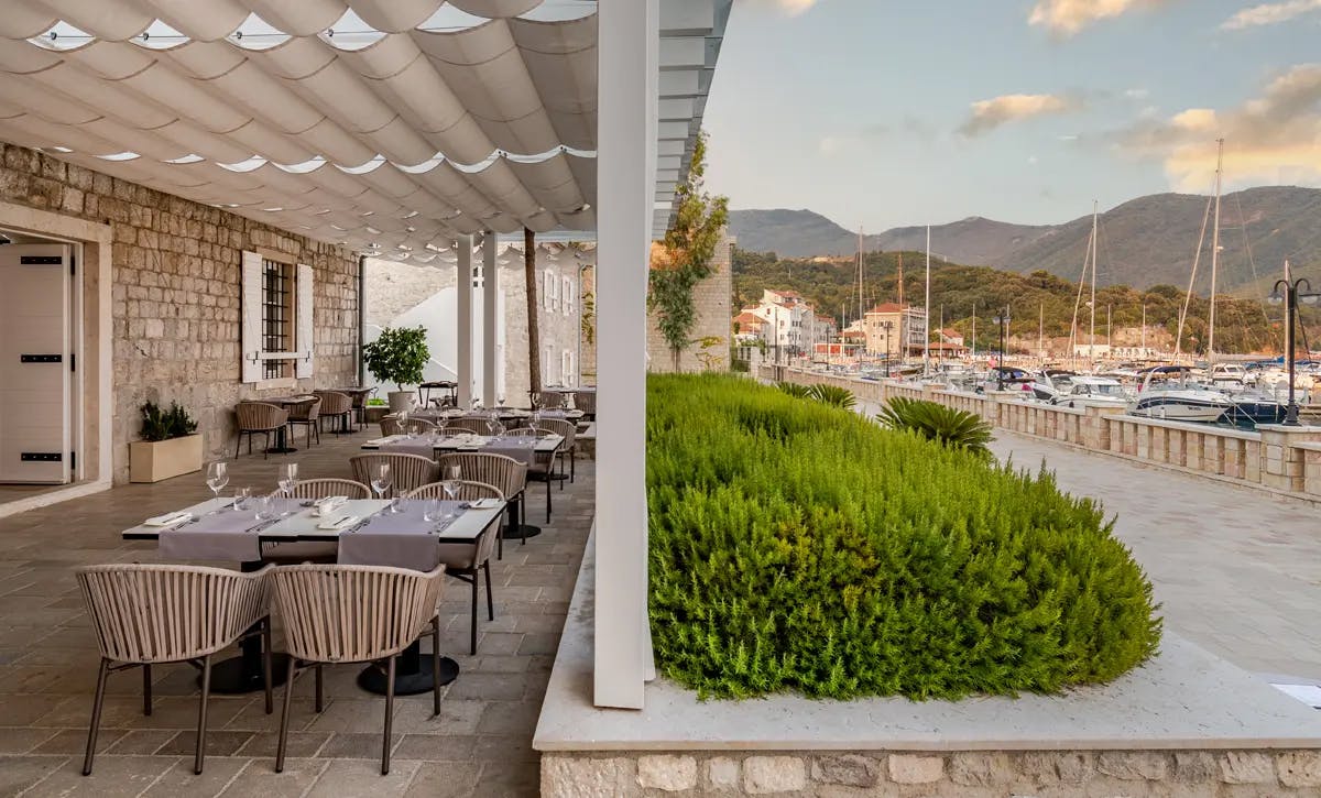 Lazure Hotel and Marina