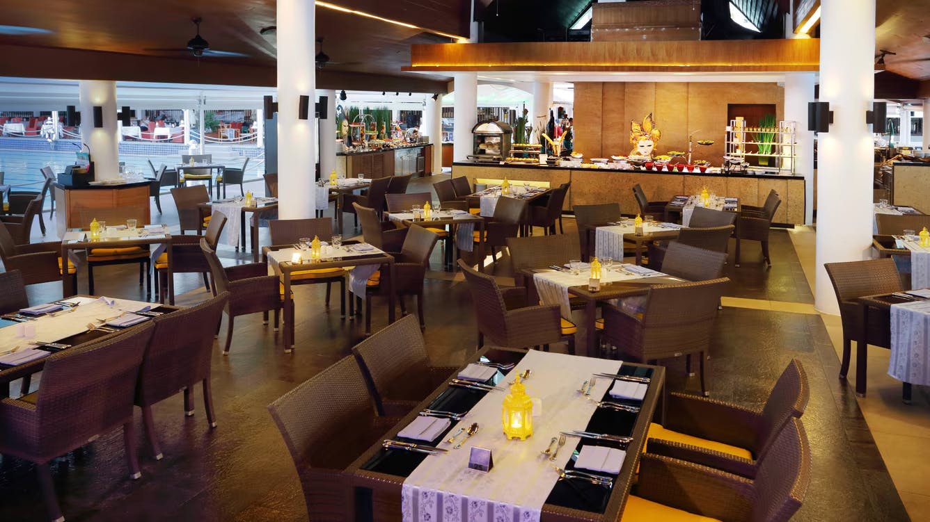 Le Meridien Phuket Beach Resort