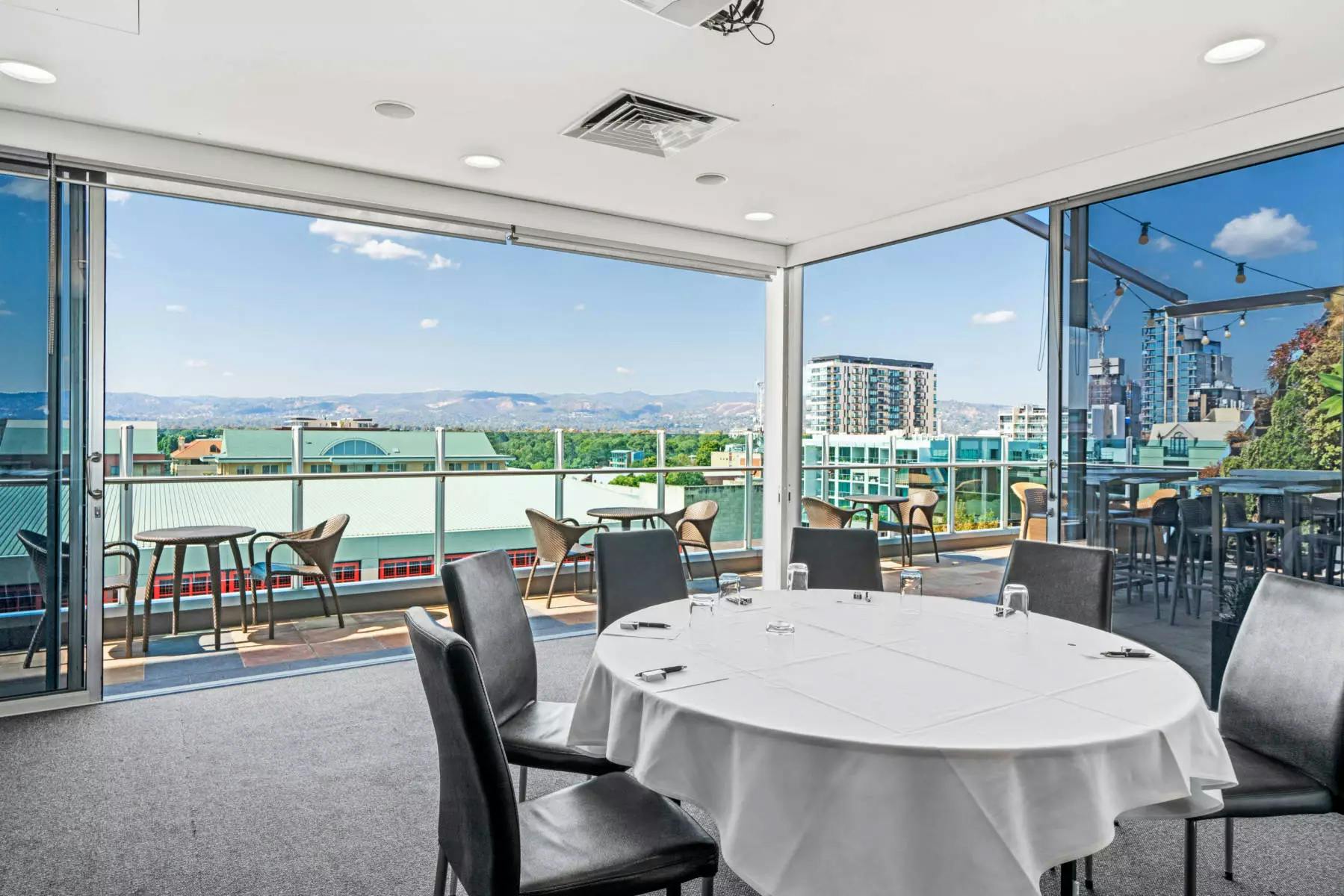 Majestic Roof Garden Hotel 