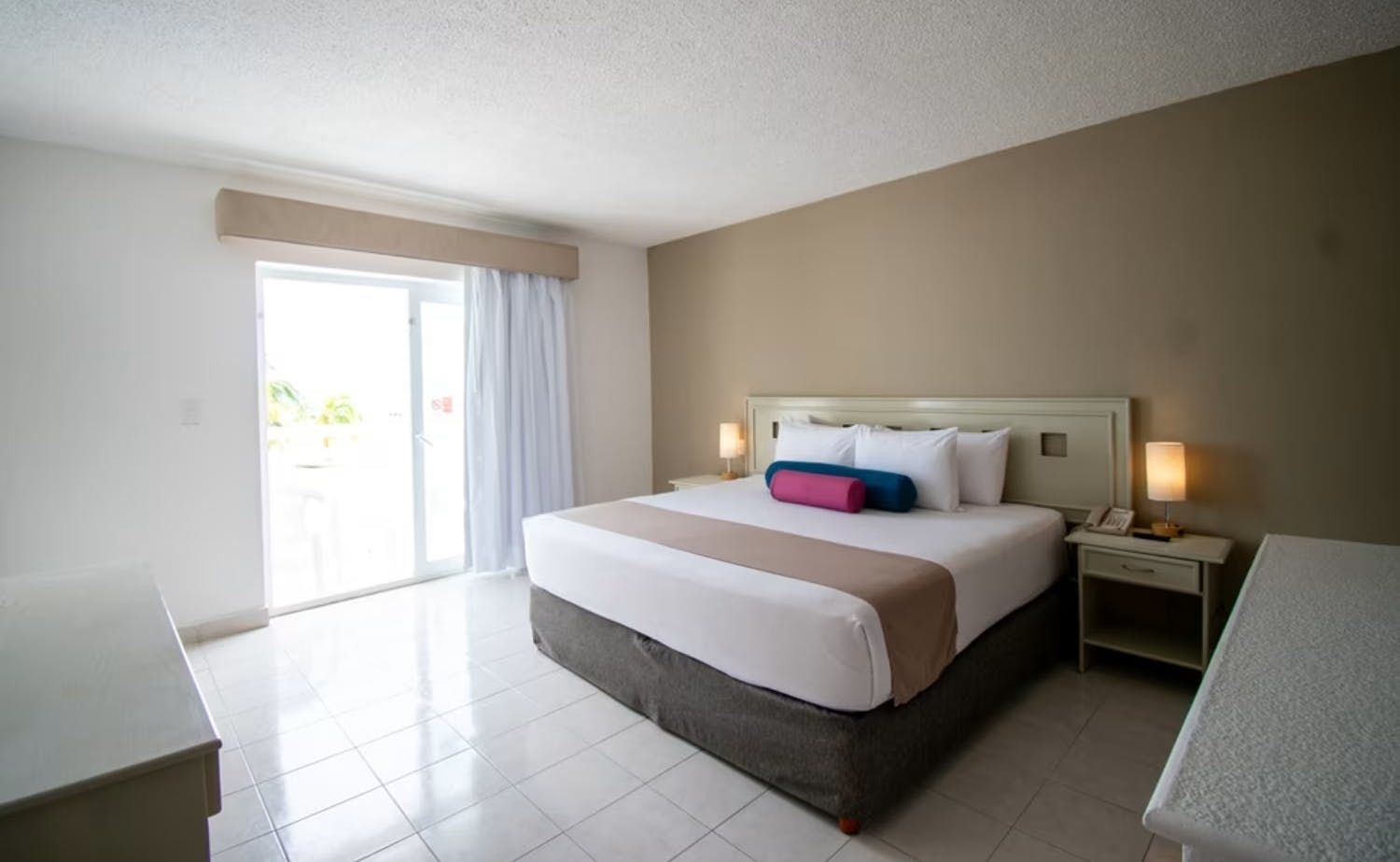 Ocean View Cancun Arenas