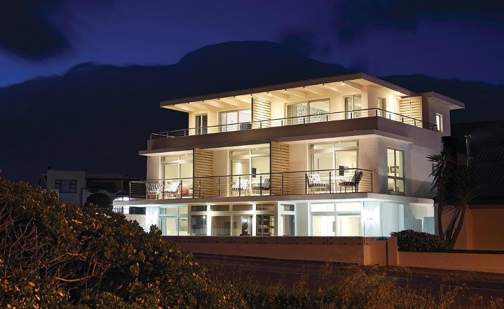 one-marine-drive-boutique-hotel-hermanus-south-africa-01