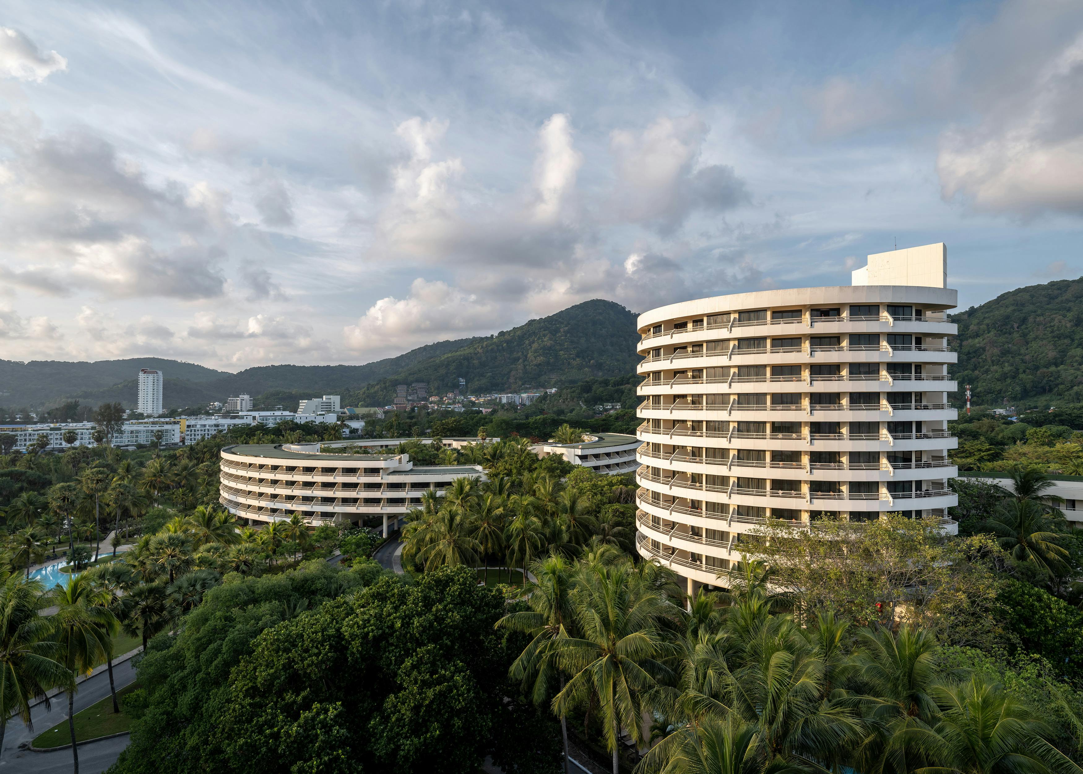 Pullman Phuket Karon Beach Resort