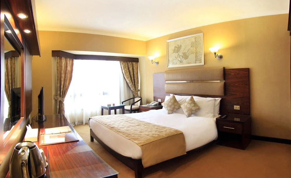pyramisa-suites-hotel-and-casino-cairo-04