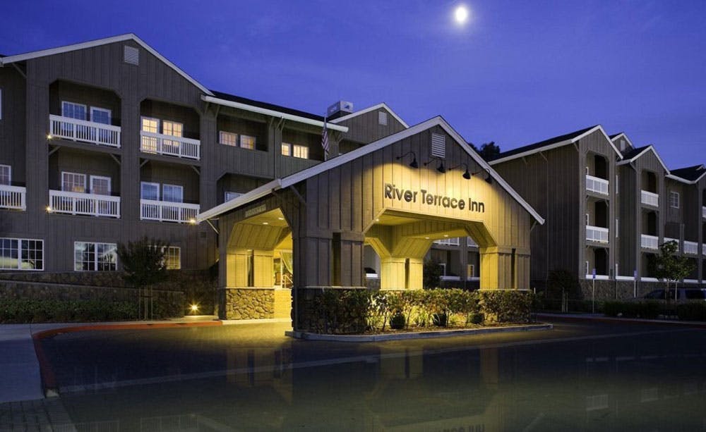 River Terrace Inn