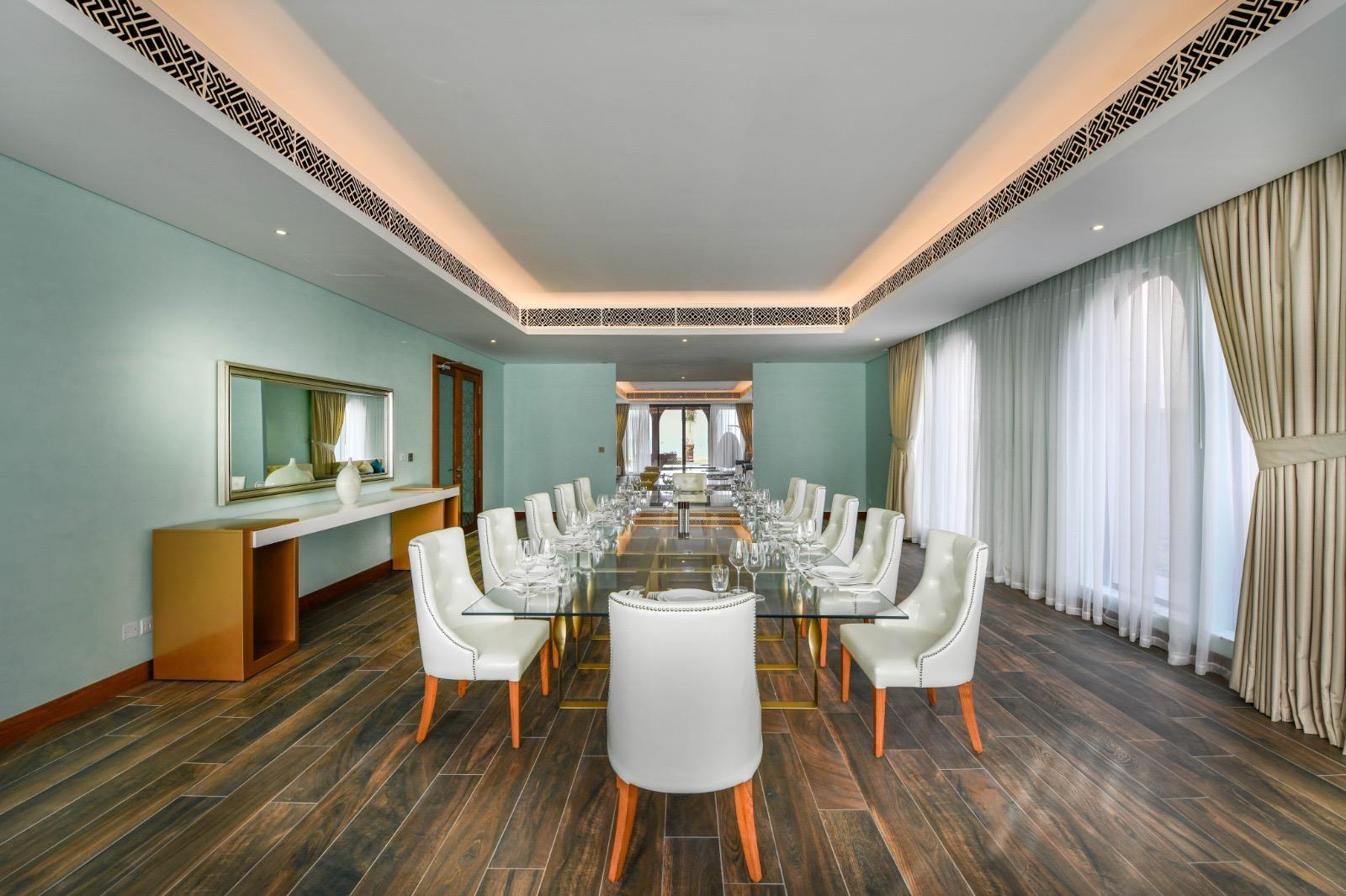 Royal Saray Resort
