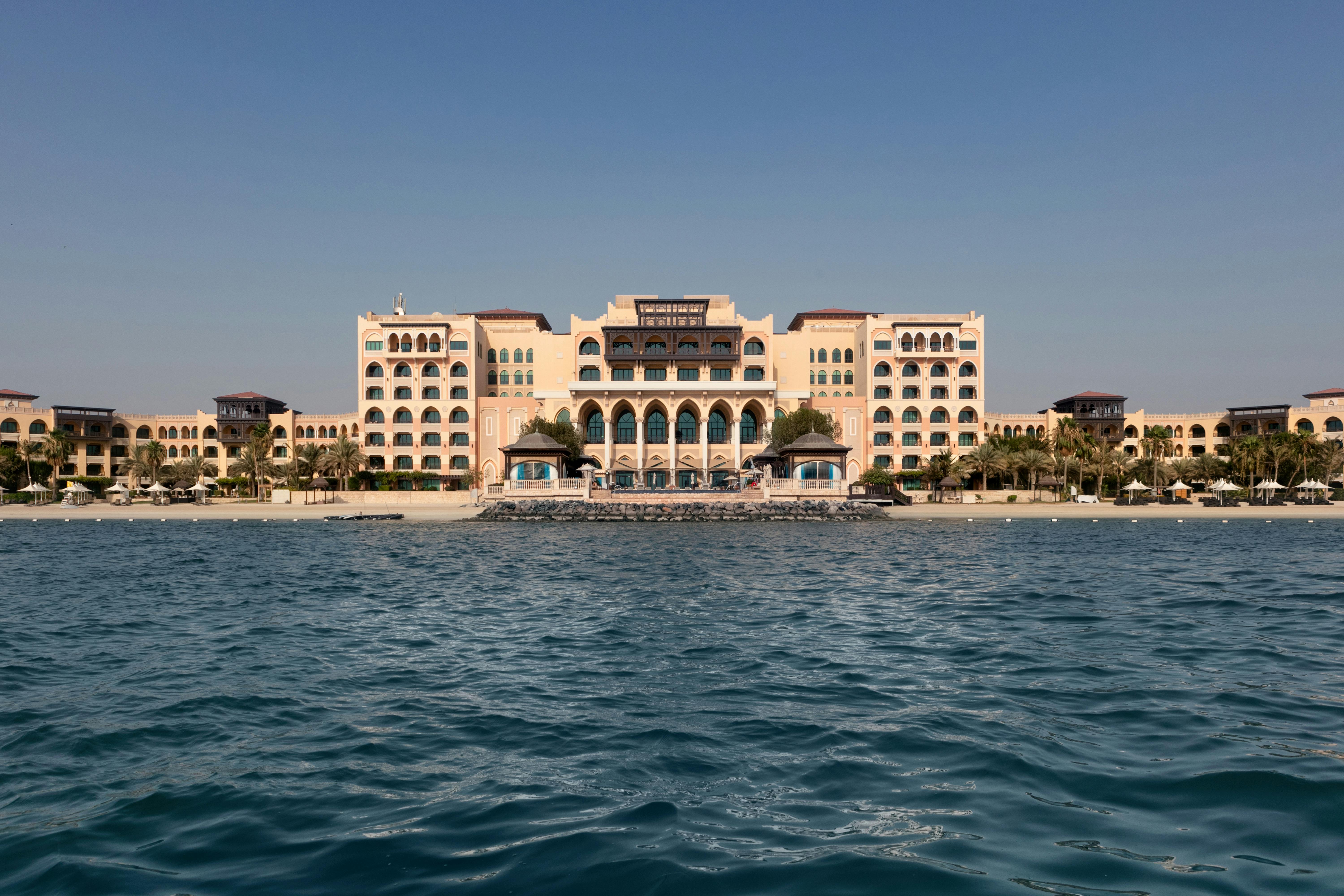 Shangri-la Hotel Qaryat Al Beri 