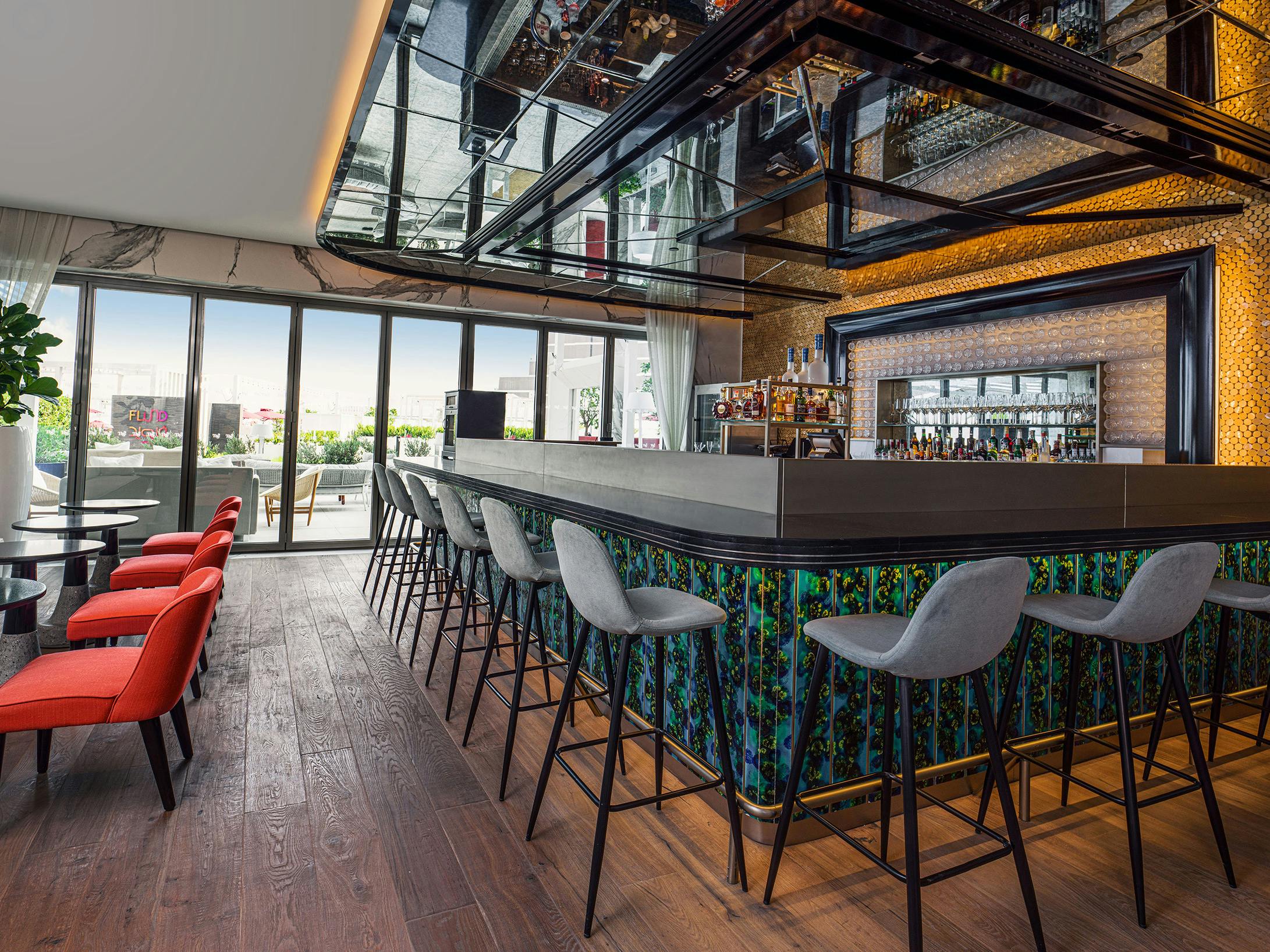 Th8 Palm Dubai Beach Resort, Vignette Collection