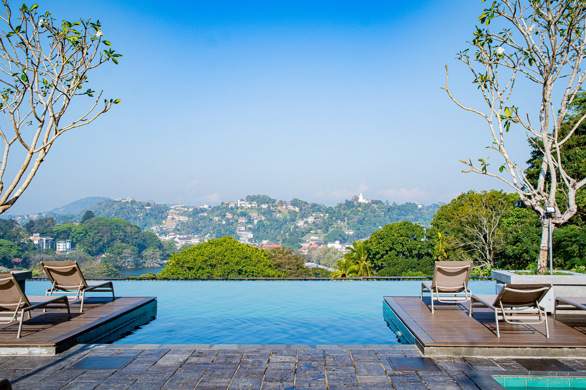 Thilanka Hotel