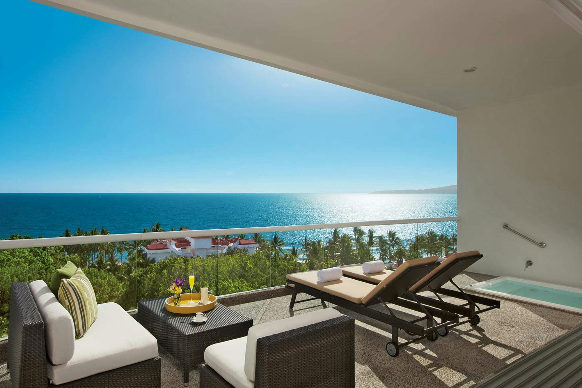 Wyndham Alltra Vallarta - All-Inclusive Resort