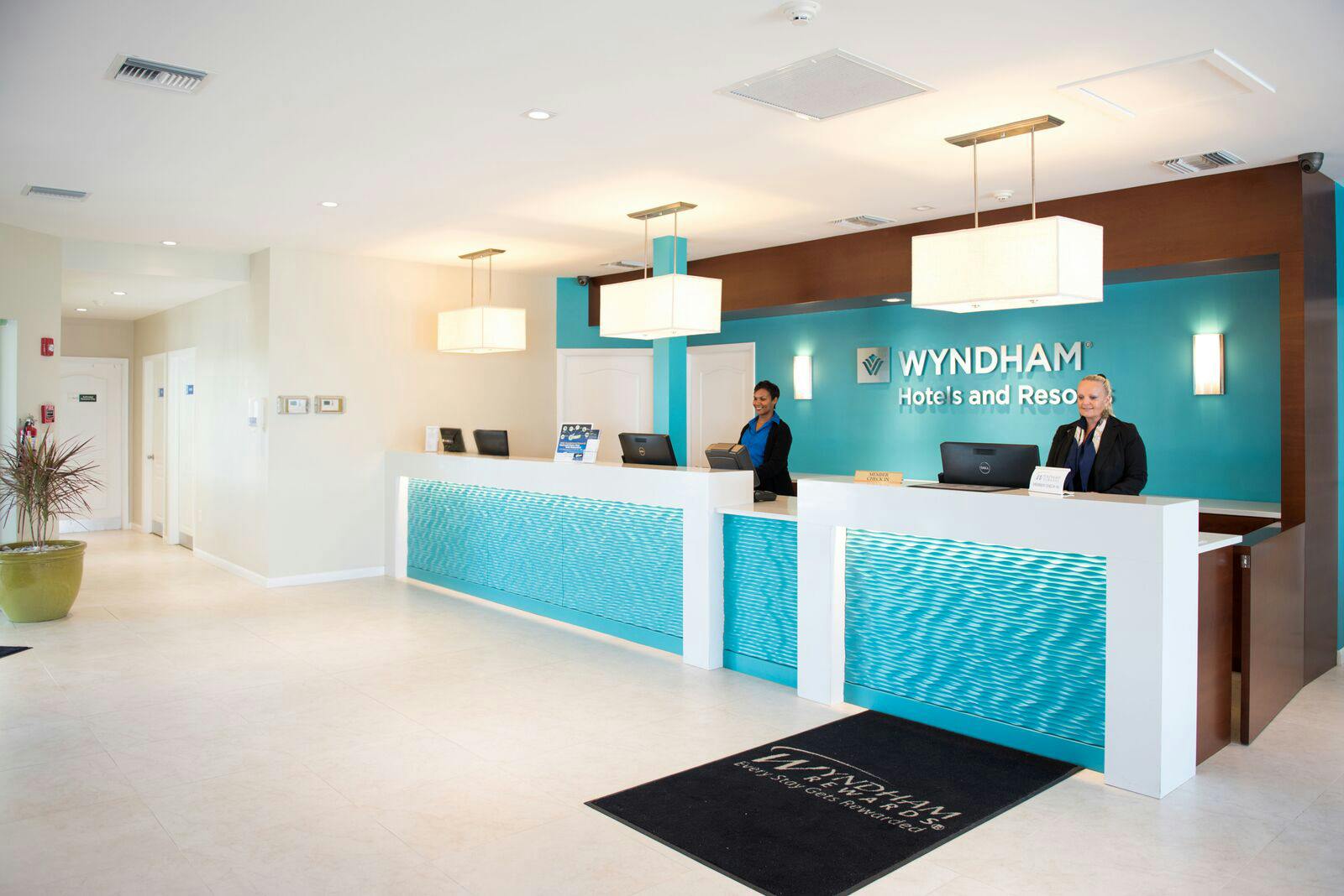 Wyndham Reef Resort Grand Cayman